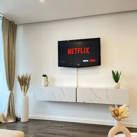 Regency Apartments - Stylische Zentrale 50M2 Wohnung Mit Balkon, Wasserblick Und Netflix Hannover Exterior photo