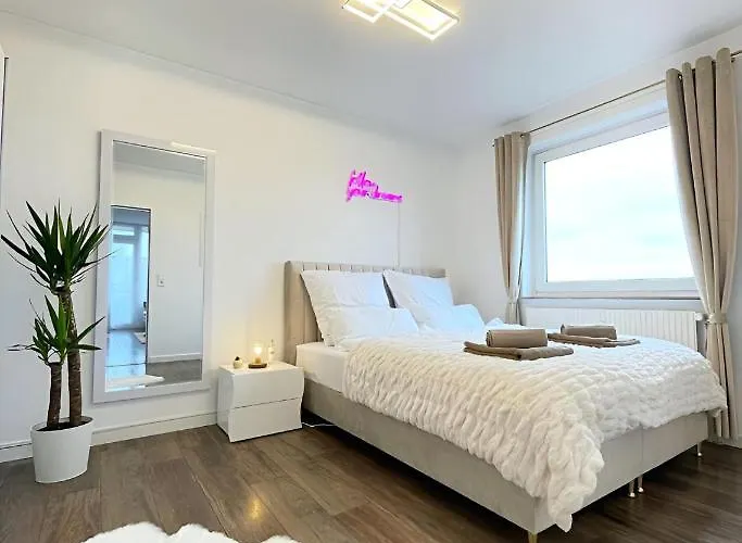 Regency Apartments - Stylische Zentrale 50M2 Wohnung Mit Balkon, Wasserblick Und Netflix