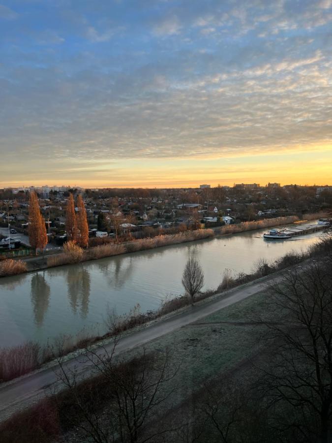 Regency - Stylische Zentrale 50m2 Mit Balkon, Wasserblick Und Netflix Apartment Hannover