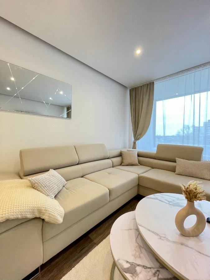 Regency - Stylische Zentrale 50m2 Mit Balkon, Wasserblick Und Netflix *