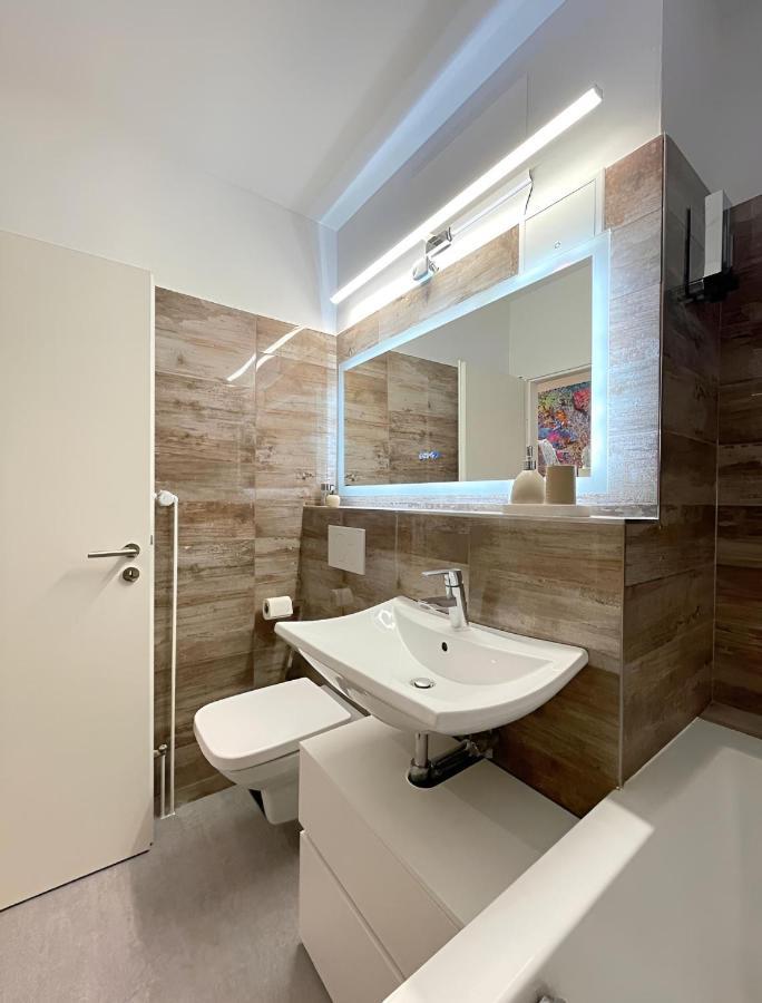 Regency - Stylische Zentrale 50m2 Mit Balkon, Wasserblick Und Netflix Hannover